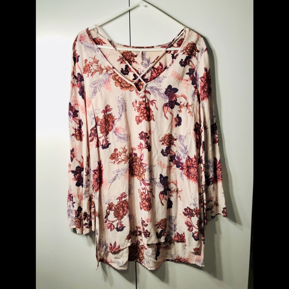 FREE PEOPLE blush floral dress with cross strapped neck 👗